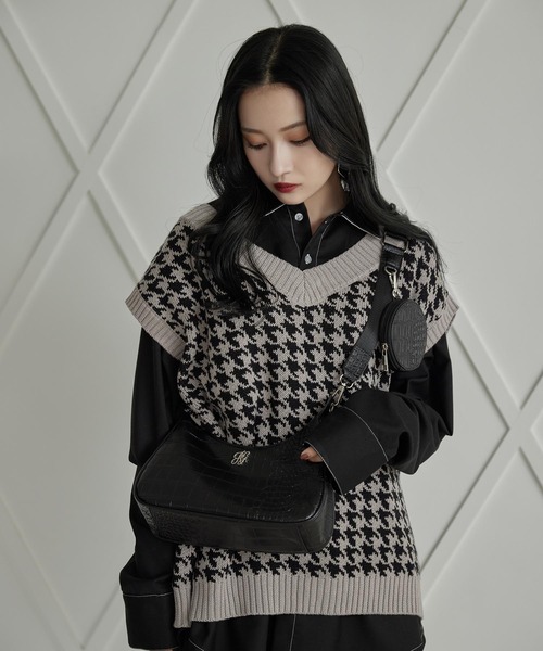 ANDGEEBEE(アンジービー)の「ポーチ付きクロコショルダーバッグ(ショルダーバッグ・レディース・ブラック・FREE)」の17枚目の写真