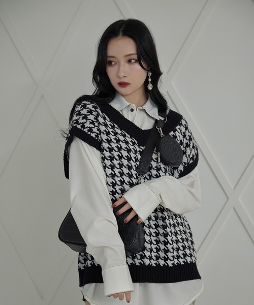 ANDGEEBEE(アンジービー)の「ポーチ付きクロコショルダーバッグ(ショルダーバッグ・レディース・ブラック・FREE)」の9枚目の写真