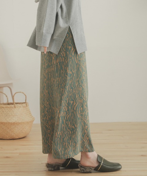 SENSE OF PLACE by URBAN RESEARCH（センスオブプレイスバイアーバンリサーチ）の「ソフトストライプナロースカート（スカート・レディース・グリーン系その他/ブラック系その他/ベージュ系その他・ONE）」の7枚目の写真