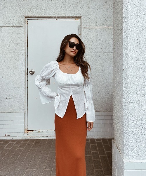 esutoreja（エストレジャ）の「フロントスリットギャザーブラウス（シャツ/ブラウス・レディース・ホワイト/ベージュ・FREE）」の4枚目の写真