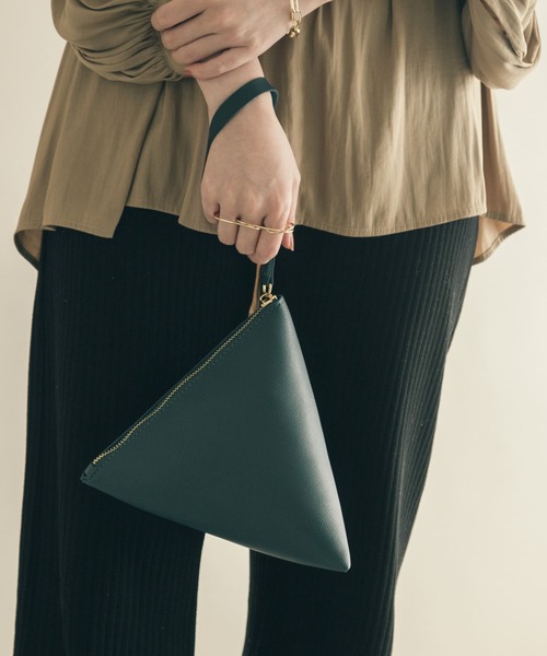 SMELLY(スメリー)の「サンカクミニポーチ(ポーチ・レディース・ブラック/ベージュ/ネイビー・-)」の3枚目の写真