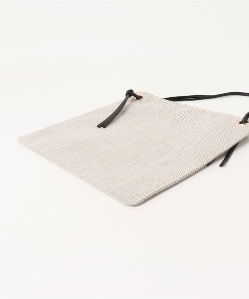 Lugnoncure（ルノンキュール）の「フラットショルダーバッグ（ショルダーバッグ・レディース・ベージュ/ブラウン・ﾌﾘ-）」の4枚目の写真