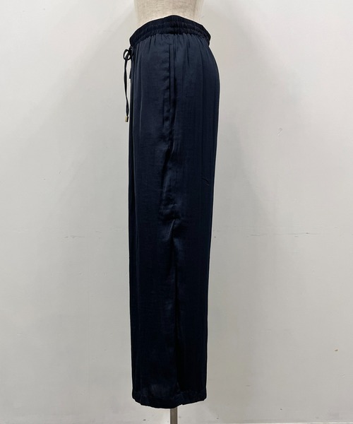 PICCIN（ピッチン）の「シルキーサテンイージーワイドパンツ（その他パンツ・レディース・ネイビー/オリーブ・M）」の10枚目の写真