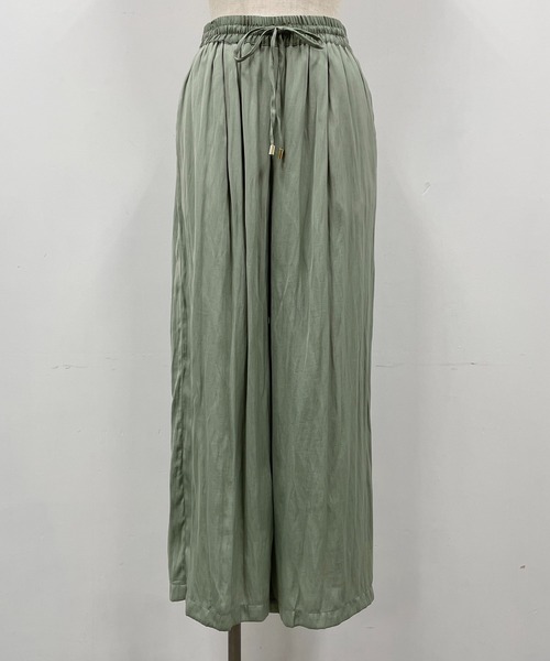 PICCIN（ピッチン）の「シルキーサテンイージーワイドパンツ（その他パンツ・レディース・ネイビー/オリーブ・M）」の12枚目の写真