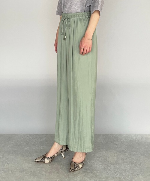 PICCIN（ピッチン）の「シルキーサテンイージーワイドパンツ（その他パンツ・レディース・ネイビー/オリーブ・M）」の14枚目の写真