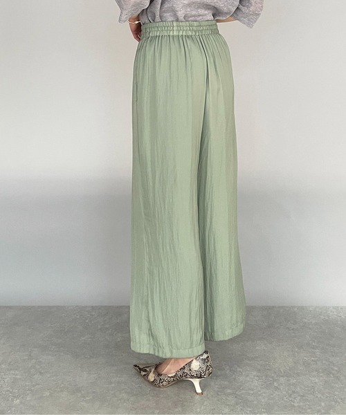 PICCIN（ピッチン）の「シルキーサテンイージーワイドパンツ（その他パンツ・レディース・ネイビー/オリーブ・M）」の15枚目の写真