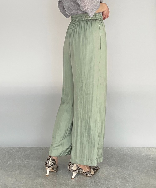 PICCIN（ピッチン）の「シルキーサテンイージーワイドパンツ（その他パンツ・レディース・ネイビー/オリーブ・M）」の17枚目の写真