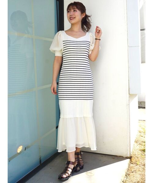 MERCURYDUO（マーキュリーデュオ）の「2WAYパフスリーブボーダーニットワンピース（ワンピース・レディース・オフホワイト/ブルー/ブラック・FREE）」の6枚目の写真