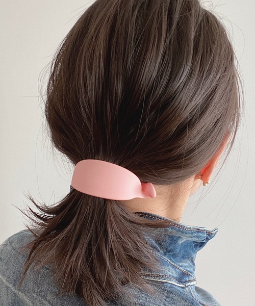 TONE SELECT GOODS（トーンセレクトグッズ）の「【LESRIRE】マットカラーラウンドヘアクリップ（バレッタ/ヘアクリップ・レディース・ブラック/グレー/ブラウン/ベージュ/ブルー/ネイビー/ピンク/レッド/グリーン・FREE）」の8枚目の写真