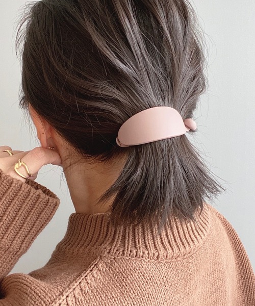 TONE SELECT GOODS（トーンセレクトグッズ）の「【LESRIRE】マットカラーラウンドヘアクリップ（バレッタ/ヘアクリップ・レディース・ブラック/グレー/ブラウン/ベージュ/ブルー/ネイビー/ピンク/レッド/グリーン・FREE）」の12枚目の写真