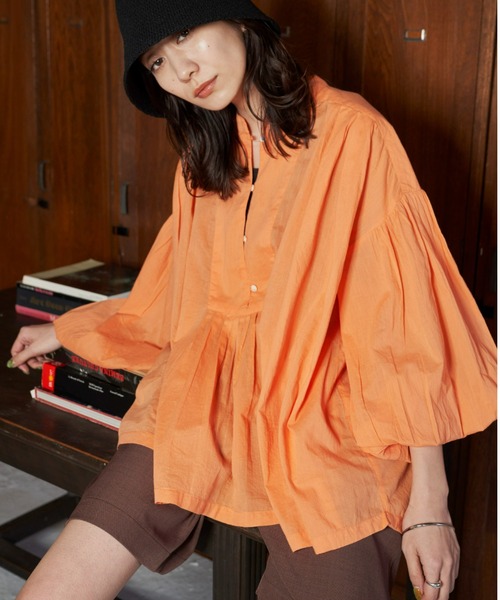 Auntie Rosa Holiday(アンティローザホリデー)の「オーバーシルエットカフタンブラウス(シャツ/ブラウス・レディース・ブルー/オフホワイト/ブラック/オレンジ・FREE)」の4枚目の写真