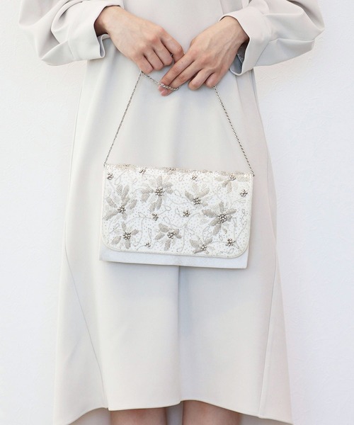花柄ビーズ刺繍クラッチバッグ ビーズ刺繍 クラッチバッグ/お呼ばれ/結婚式/パーティー | フォルム