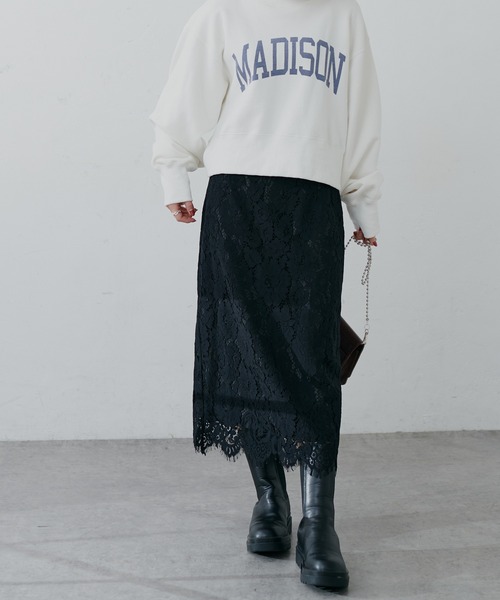 natural couture(ナチュラルクチュール)の「【王道のフラワーレース!2サイズ展開】裾スカラップフラワーレースタイトスカート Sサイズ(スカート・レディース・ブラック/グレー/オフホワイト/カーキ/サックスブルー・SMALL)」の3枚目の写真