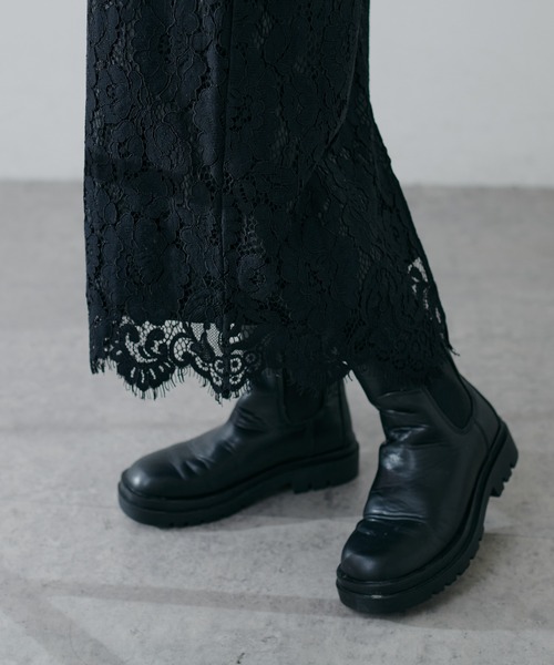 natural couture(ナチュラルクチュール)の「【王道のフラワーレース!2サイズ展開】裾スカラップフラワーレースタイトスカート Sサイズ(スカート・レディース・ブラック/グレー/オフホワイト/カーキ/サックスブルー・SMALL)」の21枚目の写真