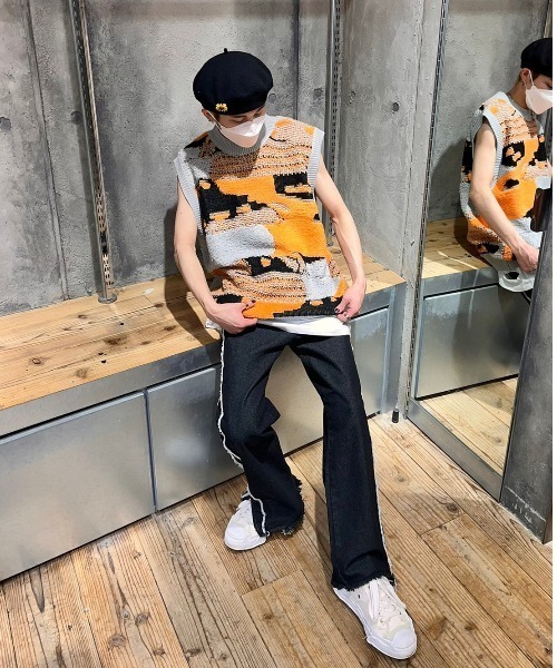 XU（エックスユー）の「【XU/エックスユー】vintage knit vest/ビンテージ パッチワーク カラー ニットベスト Vネックベスト カラーニット（ベスト・メンズ・オレンジ/ブルー・ONE SIZE）」の2枚目の写真