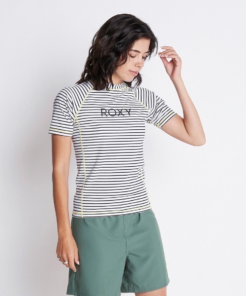 ROXY（ロキシー）の「RASHIE S/S/ロキシー半袖ラッシュガード(水着)（ラッシュガード・レディース・ホワイト/ブラック/ネイビー/ブルー系その他・SMALL/MEDIUM/LARGE）」の3枚目の写真