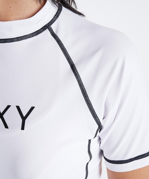 ROXY（ロキシー）の「RASHIE S/S/ロキシー半袖ラッシュガード(水着)（ラッシュガード・レディース・ホワイト/ブラック/ネイビー/ブルー系その他・SMALL/MEDIUM/LARGE）」の10枚目の写真
