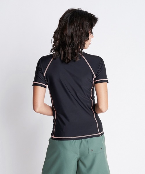 ROXY（ロキシー）の「RASHIE S/S/ロキシー半袖ラッシュガード(水着)（ラッシュガード・レディース・ホワイト/ブラック/ネイビー/ブルー系その他・SMALL/MEDIUM/LARGE）」の11枚目の写真