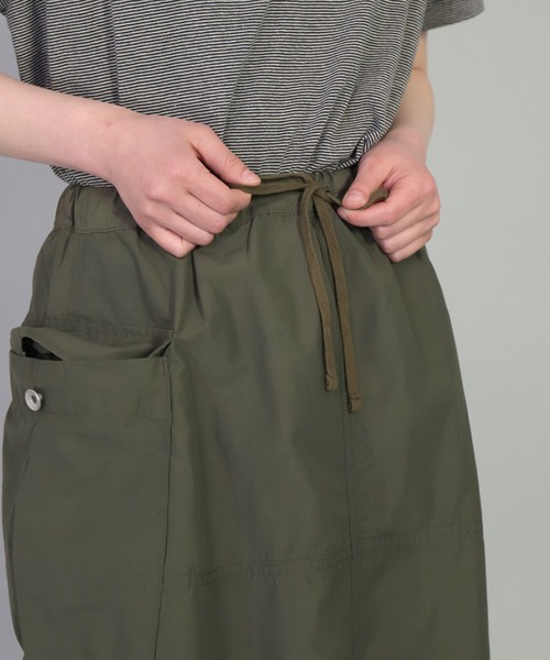 OMNIGOD（オムニゴッド）の「[OMNIGOD womens / オムニゴッド] NCウェザー イージーカーゴスカート（スカート・レディース・ネイビー/オリーブ/ゴールド・3/2）」の19枚目の写真