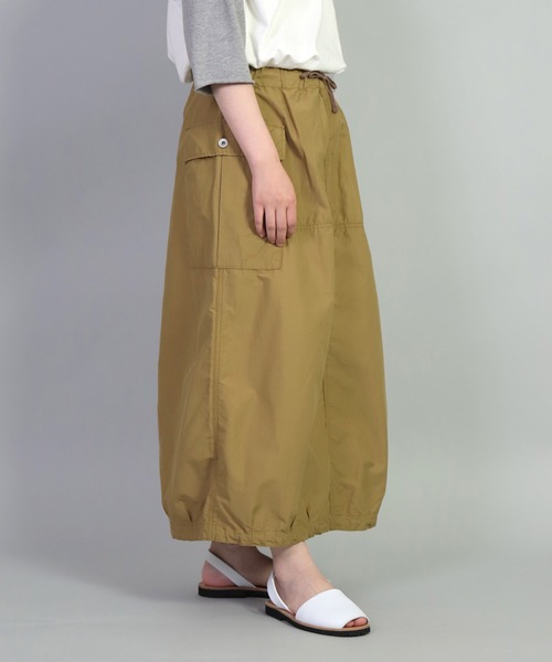 OMNIGOD（オムニゴッド）の「[OMNIGOD womens / オムニゴッド] NCウェザー イージーカーゴスカート（スカート・レディース・ネイビー/オリーブ/ゴールド・3/2）」の7枚目の写真