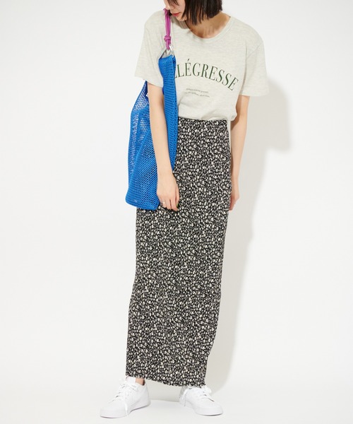 U by SPICK&SPAN(ユーバイスピックアンドスパン)の「プリーツフラワーストレッチスカート(スカート・レディース・ブラック/グリーン・38/36/34)」の4枚目の写真