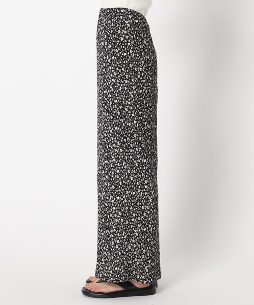 U by SPICK&SPAN(ユーバイスピックアンドスパン)の「プリーツフラワーストレッチスカート(スカート・レディース・ブラック/グリーン・38/36/34)」の20枚目の写真
