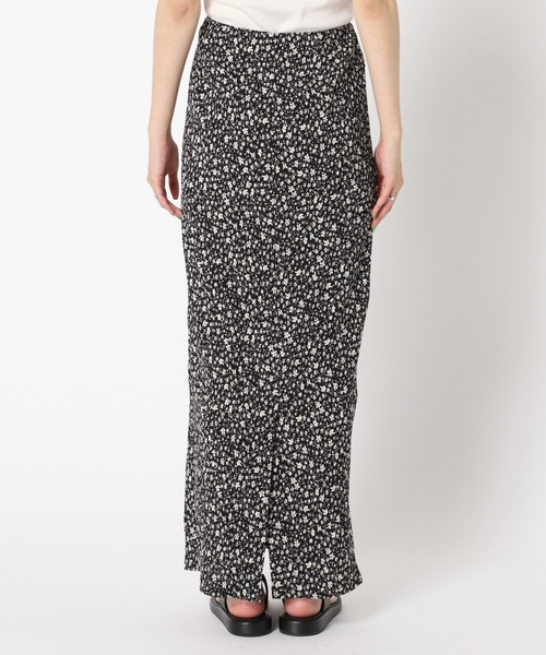 U by SPICK&SPAN(ユーバイスピックアンドスパン)の「プリーツフラワーストレッチスカート(スカート・レディース・ブラック/グリーン・38/36/34)」の21枚目の写真