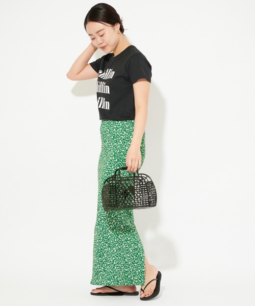 U by SPICK&SPAN(ユーバイスピックアンドスパン)の「プリーツフラワーストレッチスカート(スカート・レディース・ブラック/グリーン・38/36/34)」の15枚目の写真