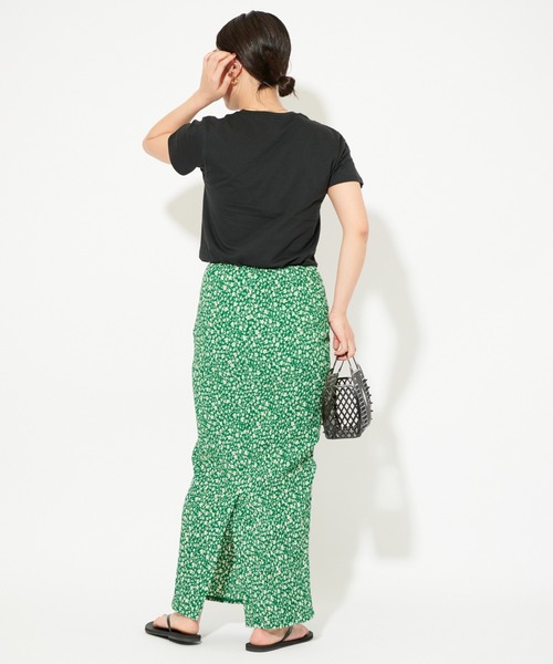 U by SPICK&SPAN(ユーバイスピックアンドスパン)の「プリーツフラワーストレッチスカート(スカート・レディース・ブラック/グリーン・38/36/34)」の17枚目の写真