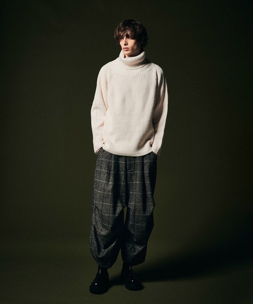 glamb（グラム）の「Sulman Turtle Knit / サルマンタートルネックニット（ニット/セーター・メンズ・ブラック/ホワイト/カーキ・M/S/L）」の16枚目の写真