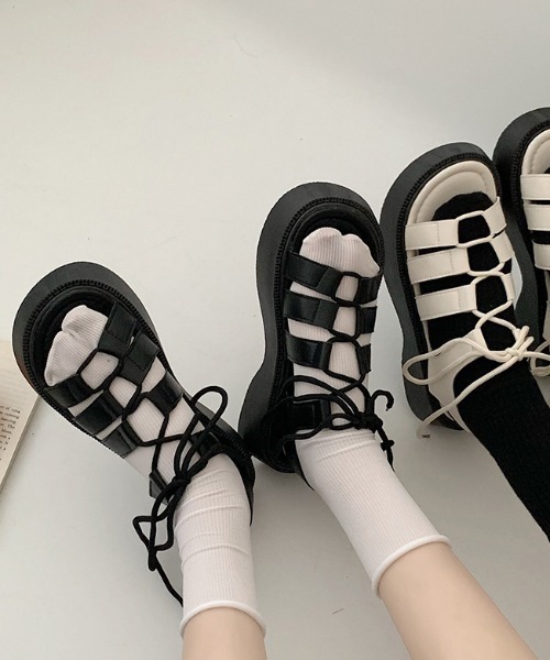 MANGROVE（マングローブ）の「プラットフォームレースアップサンダル（サンダル・レディース・ホワイト/ブラック・SMALL/MEDIUM/LARGE）」の2枚目の写真