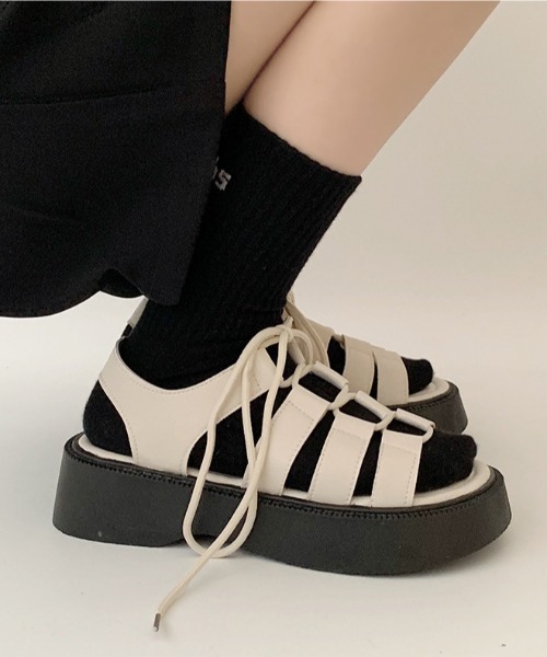 MANGROVE（マングローブ）の「プラットフォームレースアップサンダル（サンダル・レディース・ホワイト/ブラック・SMALL/MEDIUM/LARGE）」の6枚目の写真