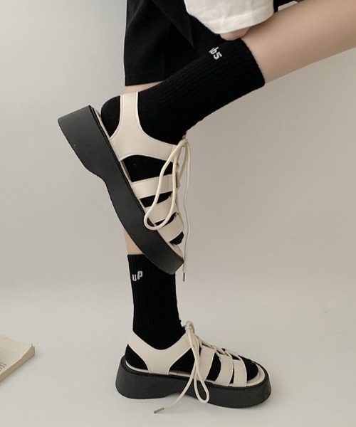 MANGROVE（マングローブ）の「プラットフォームレースアップサンダル（サンダル・レディース・ホワイト/ブラック・SMALL/MEDIUM/LARGE）」の3枚目の写真