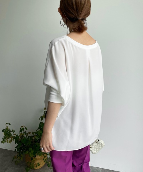 DouDou（ドゥドゥ）の「リブ切替ジョーゼットドルマンブラウス（シャツ/ブラウス・レディース・チャコールグレー/オフホワイト/サックスブルー・FREE）」の11枚目の写真