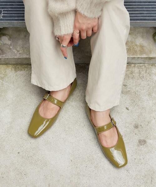 FREAK'S STORE（フリークスストア）の「【WEB限定】Juno Mani/ジュノマニ　カラーエナメルパンプス(メリージェーン/ストラップシューズ)（パンプス・レディース・ブラック/ベージュ/ピンク/グリーン・23.5cm/24.5cm/23.0cm/24.0cm）」の11枚目の写真