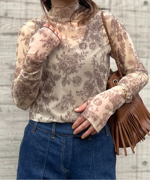 mi via loca（ミヴィアロカ）の「チュール柄スキントップス（Tシャツ/カットソー・レディース・ベージュ/グレー/イエロー/ブルー/ネイビー/カーキブラウン/ライトグレー/アイボリー・FREE）」の6枚目の写真