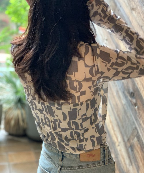 mi via loca（ミヴィアロカ）の「チュール柄スキントップス（Tシャツ/カットソー・レディース・ベージュ/グレー/イエロー/ブルー/ネイビー/カーキブラウン/ライトグレー/アイボリー・FREE）」の14枚目の写真