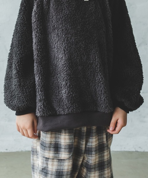 pairmanon（ペアマノン）の「【ふわふわボア】ユニセックスボアフリースハイネックラグラン配色プルオーバー（スウェット・キッズ・ベージュ/ブラウン/モカ/チャコール・90/100/110/120/130/140/150）」の7枚目の写真