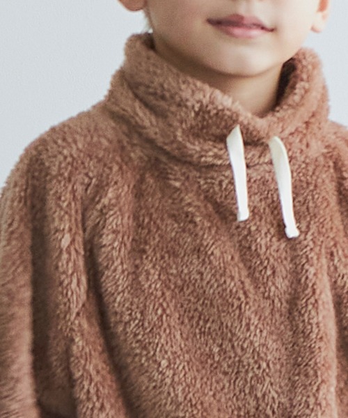 pairmanon（ペアマノン）の「【ふわふわボア】ユニセックスボアフリースハイネックラグラン配色プルオーバー（スウェット・キッズ・ベージュ/ブラウン/モカ/チャコール・90/100/110/120/130/140/150）」の9枚目の写真