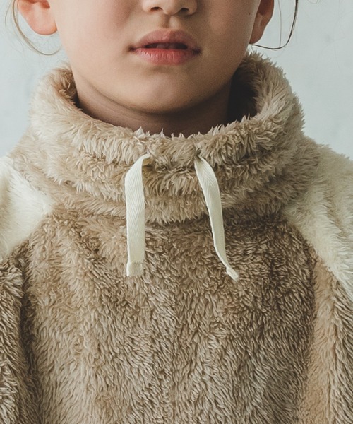 pairmanon（ペアマノン）の「【ふわふわボア】ユニセックスボアフリースハイネックラグラン配色プルオーバー（スウェット・キッズ・ベージュ/ブラウン/モカ/チャコール・90/100/110/120/130/140/150）」の5枚目の写真