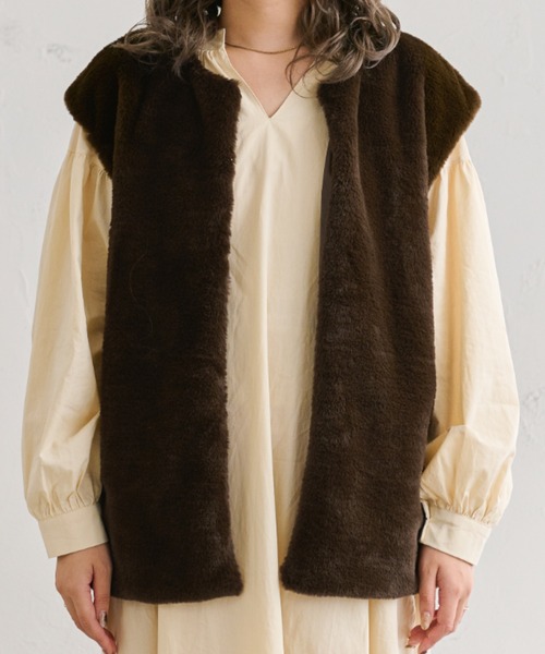 Ambre Neige（アンブルネージュ）の「フェイクファーベスト／WEB/EC限定商品（ベスト・レディース・ダークブラウン/ベージュ/アイボリー・FREE）」の19枚目の写真