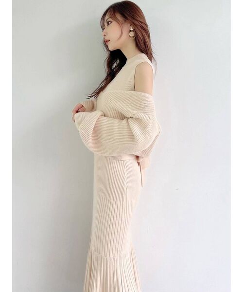 RESEXXY（リゼクシー）の「バックリボンセットニットワンピース（ワンピース・レディース・レッド/ブルー/アイボリー/ブラック・FREE）」の6枚目の写真