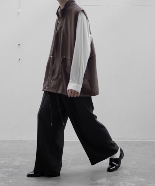 INTER FACTORY(インターファクトリー)の「ファッションインフルエンサー yuuki - High neck military vest / ハイネックミリタリーベスト made in INTER FACTORY(ベスト・メンズ・ブラウン/ブラック・FREE)」の16枚目の写真