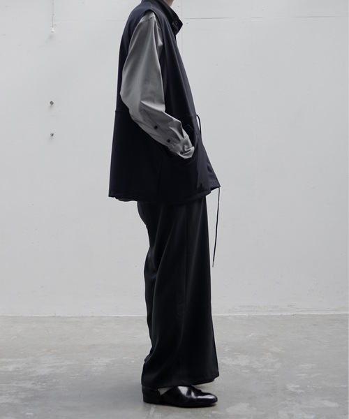 INTER FACTORY(インターファクトリー)の「ファッションインフルエンサー yuuki - High neck military vest / ハイネックミリタリーベスト made in INTER FACTORY(ベスト・メンズ・ブラウン/ブラック・FREE)」の11枚目の写真