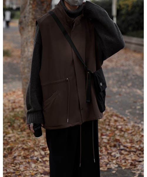 INTER FACTORY(インターファクトリー)の「ファッションインフルエンサー yuuki - High neck military vest / ハイネックミリタリーベスト made in INTER FACTORY(ベスト・メンズ・ブラウン/ブラック・FREE)」の5枚目の写真