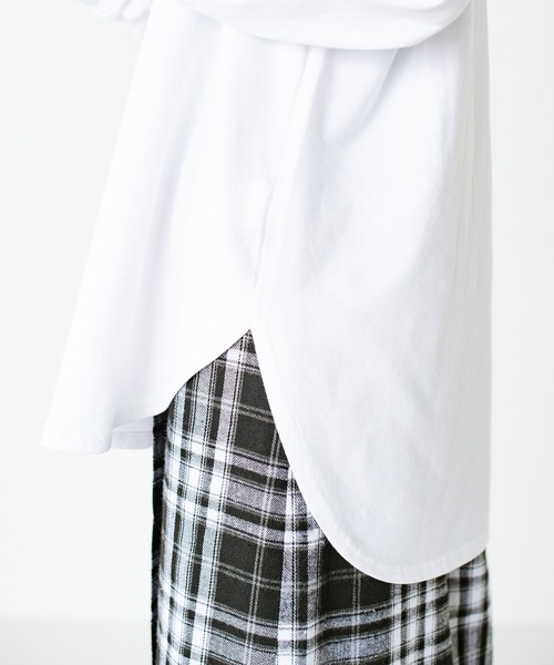 haco!（ハコ）の「自分らしさを出す一歩！コーデも気分も盛り上げて　落ち着きすぎずに大人っぽく見せるオリジナルロゴTシャツby who made me（Tシャツ/カットソー・レディース・オフホワイト/杢グレー・SMALL/MEDIUM/LARGE/X-LARGE）」の12枚目の写真