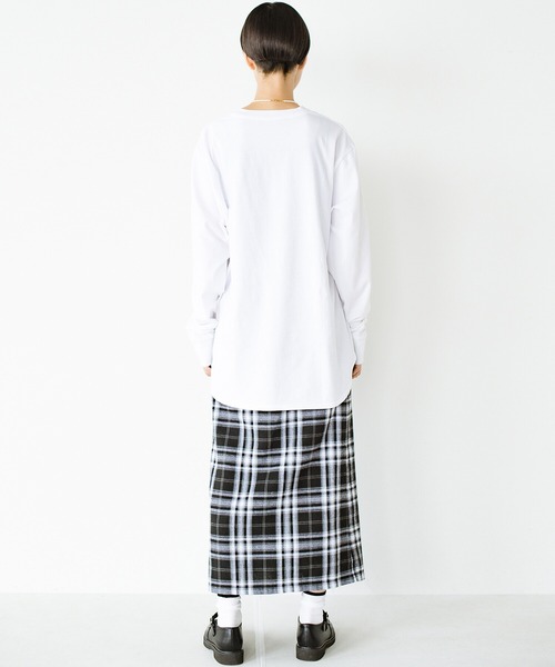 haco!（ハコ）の「自分らしさを出す一歩！コーデも気分も盛り上げて　落ち着きすぎずに大人っぽく見せるオリジナルロゴTシャツby who made me（Tシャツ/カットソー・レディース・オフホワイト/杢グレー・SMALL/MEDIUM/LARGE/X-LARGE）」の14枚目の写真