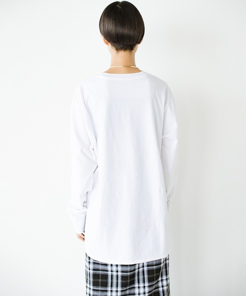 haco!（ハコ）の「自分らしさを出す一歩！コーデも気分も盛り上げて　落ち着きすぎずに大人っぽく見せるオリジナルロゴTシャツby who made me（Tシャツ/カットソー・レディース・オフホワイト/杢グレー・SMALL/MEDIUM/LARGE/X-LARGE）」の13枚目の写真