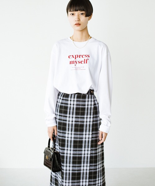 haco!（ハコ）の「自分らしさを出す一歩！コーデも気分も盛り上げて　落ち着きすぎずに大人っぽく見せるオリジナルロゴTシャツby who made me（Tシャツ/カットソー・レディース・オフホワイト/杢グレー・SMALL/MEDIUM/LARGE/X-LARGE）」の3枚目の写真