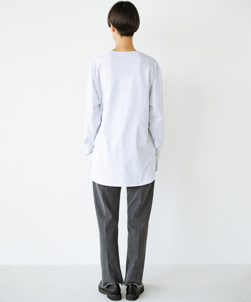 haco!（ハコ）の「自分らしさを出す一歩！コーデも気分も盛り上げて　落ち着きすぎずに大人っぽく見せるオリジナルロゴTシャツby who made me（Tシャツ/カットソー・レディース・オフホワイト/杢グレー・SMALL/MEDIUM/LARGE/X-LARGE）」の16枚目の写真